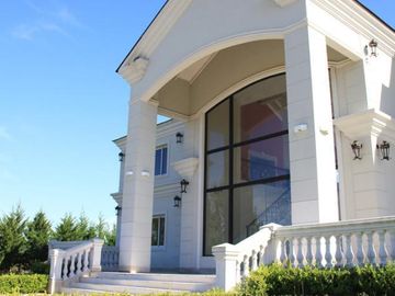 Casa a estrenar en venta en Chateau Pilar