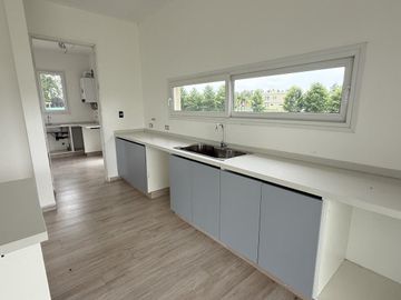 Casa a estrenar en venta en Chateau Pilar