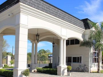 Casa a estrenar en venta en Chateau Pilar