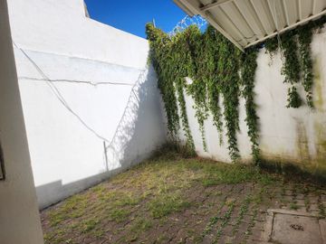 Casa en Venta en fraccionamiento Real de Santa Clara con rec en PB
