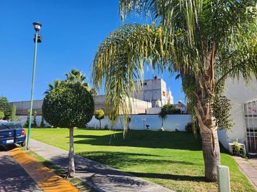 Casa en Venta en fraccionamiento Real de Santa Clara con rec en PB