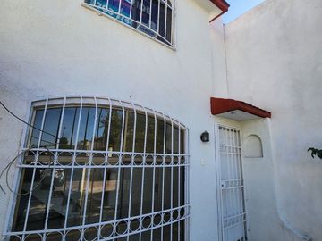 Casa en Venta en fraccionamiento Real de Santa Clara con rec en PB