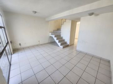 Casa en Venta en fraccionamiento Real de Santa Clara con rec en PB