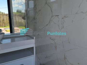 Casa en Barrio Lagos de Canning con excelentes detalles de terminación y piscina