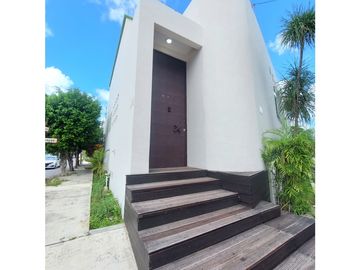Hermosa Casa con Departamento Independiente en lamos, Cancún