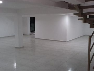 Hermosa Residencia en Pedregal de Vista Hermosa, Sótano, 3 Recamaras, Cto Serv.