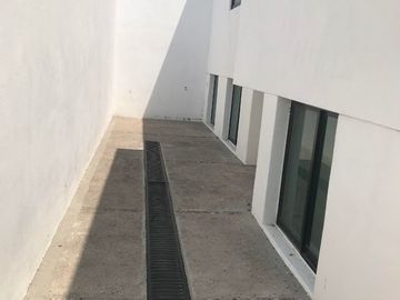 Hermosa Residencia en Pedregal de Vista Hermosa, Sótano, 3 Recamaras, Cto Serv.