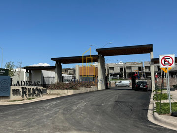 Casa en Preventa Laderas del Rejon Modelo Apice