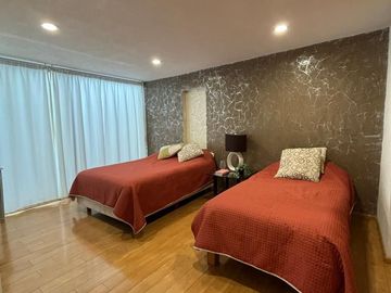 Casa en Venta, Lomas de Valle Escondido, 5 Recamaras