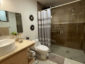 Casa en Venta, Lomas de Valle Escondido, 5 Recamaras