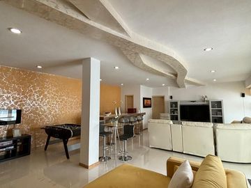 Casa en Venta, Lomas de Valle Escondido, 5 Recamaras