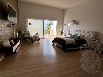 Casa en Venta, Lomas de Valle Escondido, 5 Recamaras