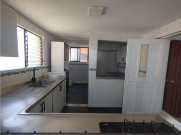 VENTA  APARTAMENTO 140 M2PARQUEADERO DOBLE DEPOSITO