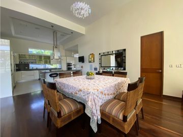 VENTA EXCELENTE CASA CONDOMINIO VIA AL AEROPUERTO