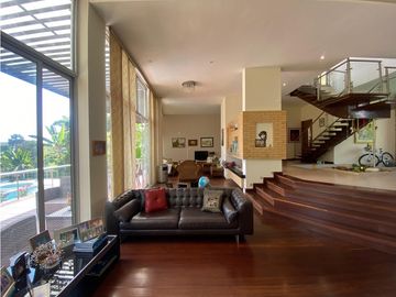 VENTA EXCELENTE CASA CONDOMINIO VIA AL AEROPUERTO