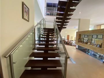 VENTA EXCELENTE CASA CONDOMINIO VIA AL AEROPUERTO