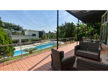 VENTA EXCELENTE CASA CONDOMINIO VIA AL AEROPUERTO