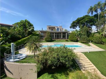 VENTA EXCELENTE CASA CONDOMINIO VIA AL AEROPUERTO