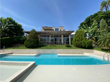 VENTA EXCELENTE CASA CONDOMINIO VIA AL AEROPUERTO