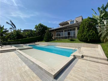 VENTA EXCELENTE CASA CONDOMINIO VIA AL AEROPUERTO