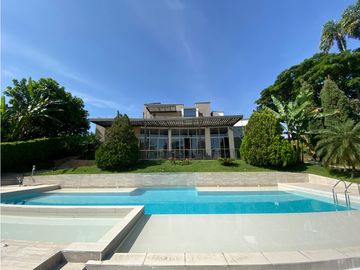 VENTA EXCELENTE CASA CONDOMINIO VIA AL AEROPUERTO