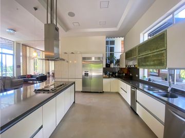 VENTA EXCELENTE CASA CONDOMINIO VIA AL AEROPUERTO