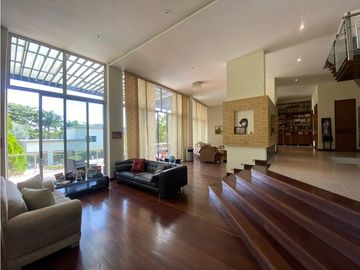 VENTA EXCELENTE CASA CONDOMINIO VIA AL AEROPUERTO