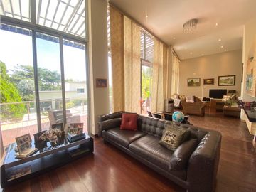 VENTA EXCELENTE CASA CONDOMINIO VIA AL AEROPUERTO