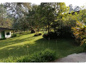 Venta de Excelente Terreno  y casa en la Via Carabanchel el Retiro