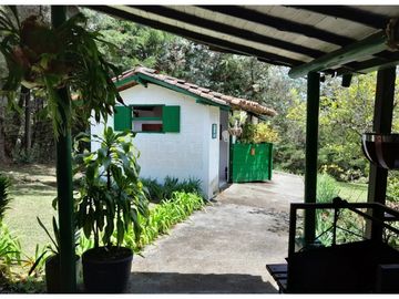 Venta de Excelente Terreno  y casa en la Via Carabanchel el Retiro