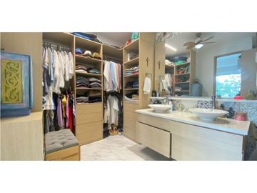 Venta de Lujoso Apartamento, Playa Salguero.