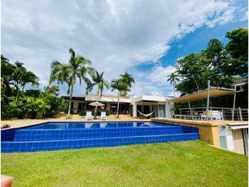 Casa campestre en condominio para la venta en Cerritos, Pereira!!!