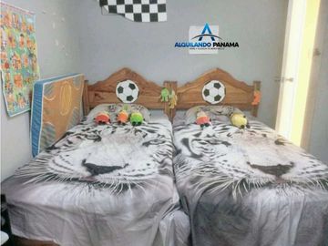 VENTA DE CASA EN LAS ACACIAS