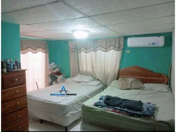 VENTA DE CASA EN LAS ACACIAS