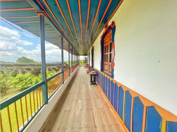 Venta de Finca Tipica Sembrada en Banano Aguacate Yuca Calarcá