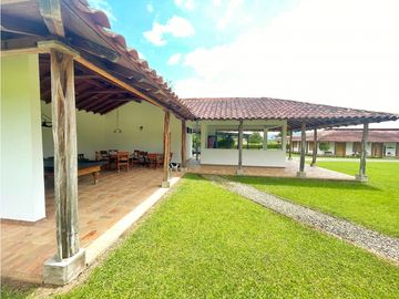 Finca Hotel En Venta Montenegro Quindio Vereda El Cuzco