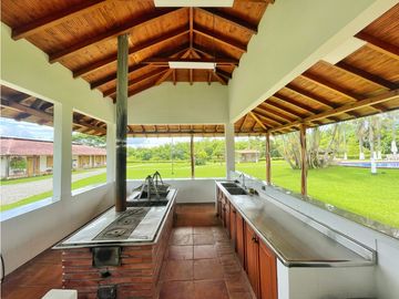 Finca Hotel En Venta Montenegro Quindio Vereda El Cuzco