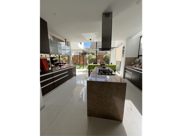 Venta imperdible: Casa de ensueño en Chía, Estilo inigualable