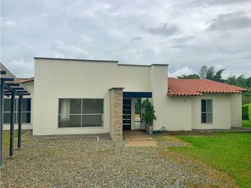 Se Vende Casa Campestre  En Condominio En El Caimo Armenia