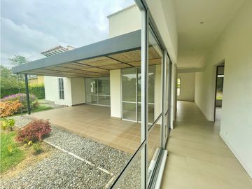 Se Vende Casa Campestre  En Condominio En El Caimo Armenia