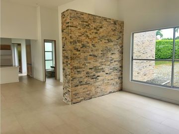 Se Vende Casa Campestre  En Condominio En El Caimo Armenia
