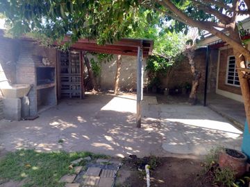 Casa para 2 Familias en venta en Burzaco Este