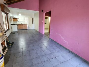 Casa para 2 Familias en venta en Burzaco Este