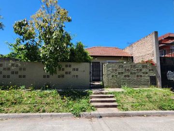 Casa para 2 Familias en venta en Burzaco Este