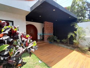 Casas Venta CAL. Ayacucho - LA MOLINA
