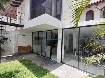 Casas Venta CAL. Ayacucho - LA MOLINA
