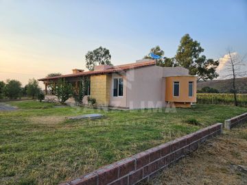 Camino a San Elías: Casa campestre con excelentes acabados