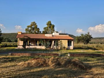 Camino a San Elías: Casa campestre con excelentes acabados
