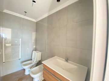 Departamento en  venta de 2 ambientes con cochera