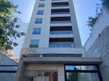 Departamento en  venta de 2 ambientes con cochera